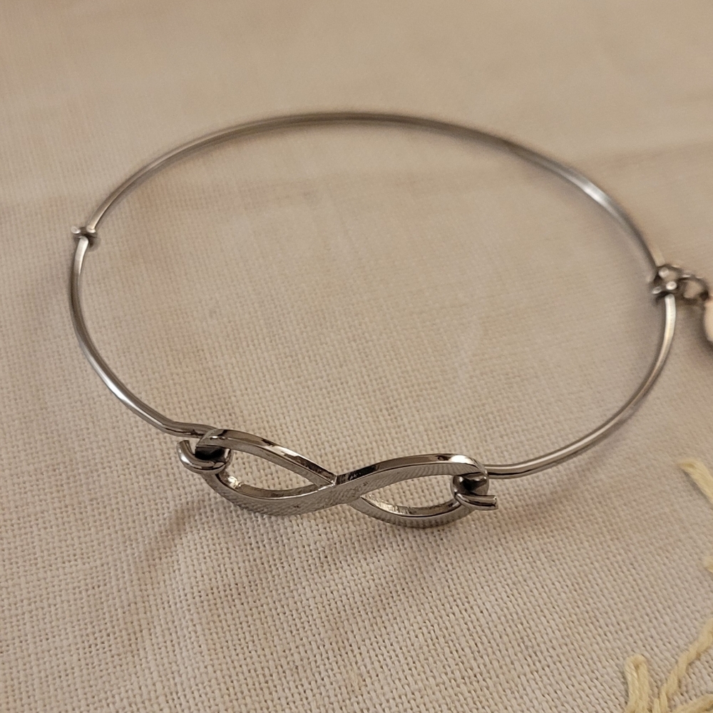 Jilzara Infinity Bracelet